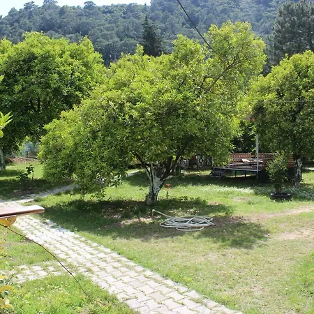 Sakli Bahce Pensiyon & * Çıralı